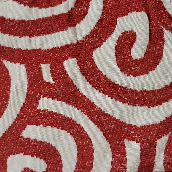 Table Runner - Picture 2 of 4